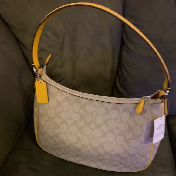 Authentic coach purse - Picture 3 of 6